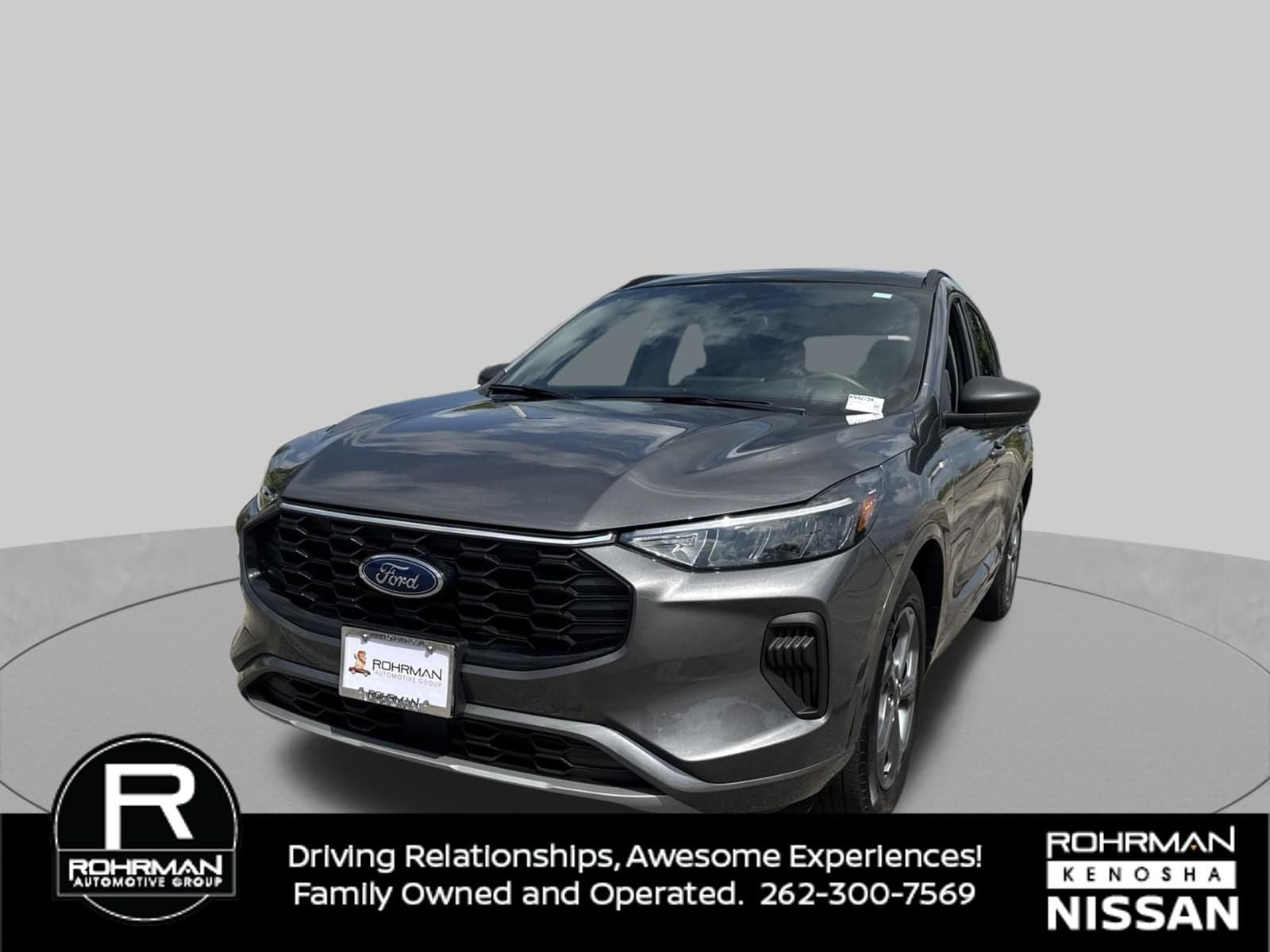 2023 Ford Escape ST-Line — photo 1 of 42