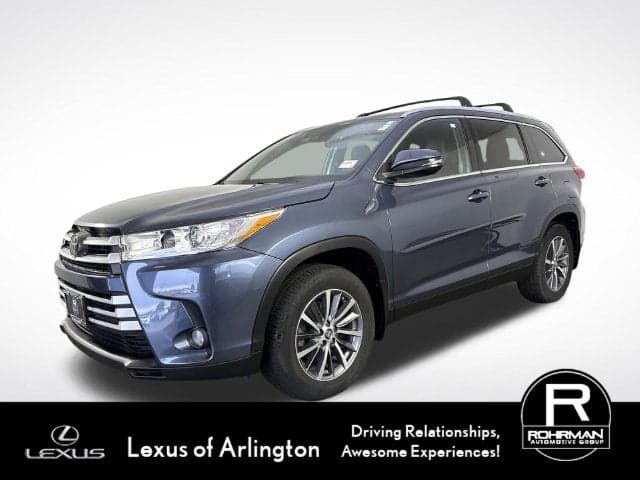 2019 Toyota Highlander SE — photo 1 of 28
