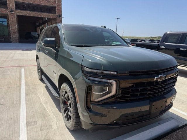 2025 Chevrolet Tahoe RST — photo 1 of 5