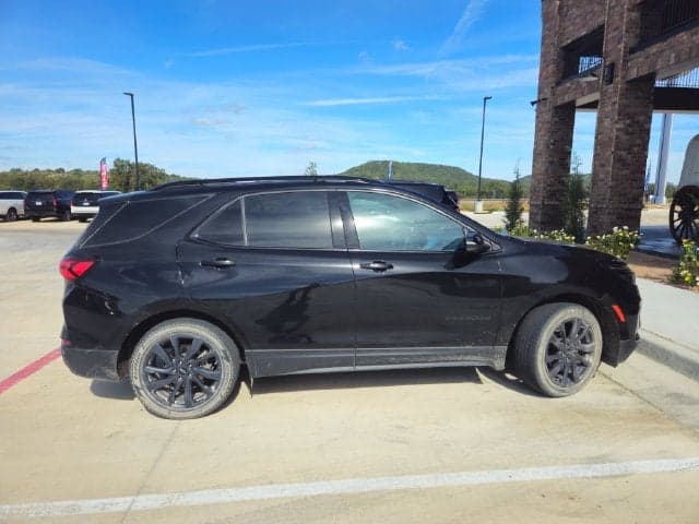 2024 Chevrolet Equinox RS — photo 1 of 5