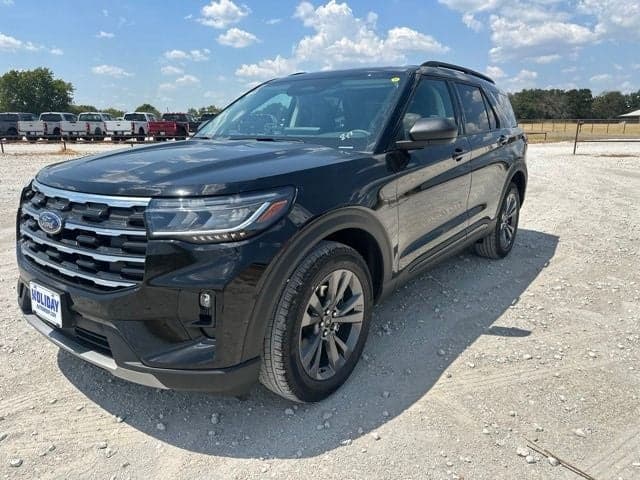 2026 Ford Explorer Active — photo 1 of 33