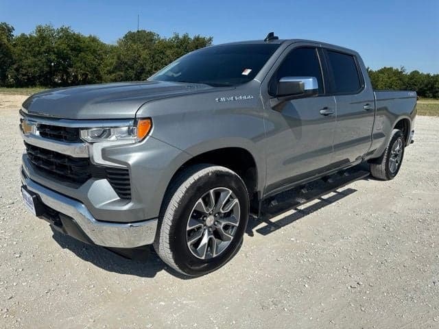 2025 Chevrolet Silverado 1500 LT — photo 1 of 34