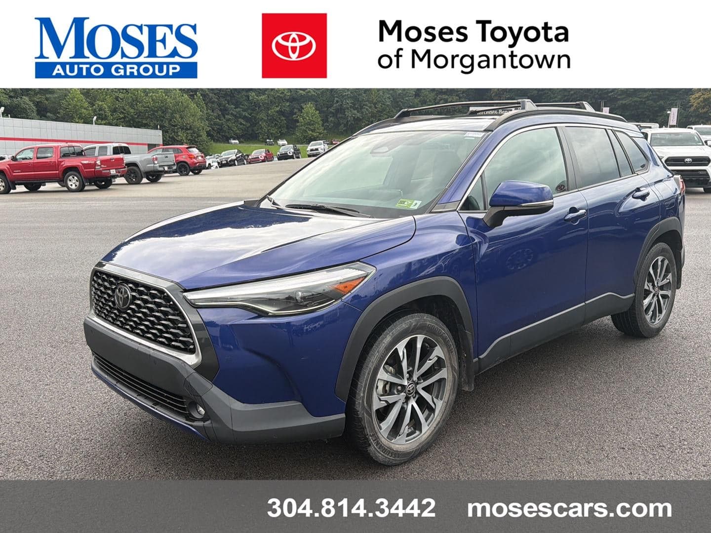 2023 Toyota Corolla Cross XLE — photo 1 of 10