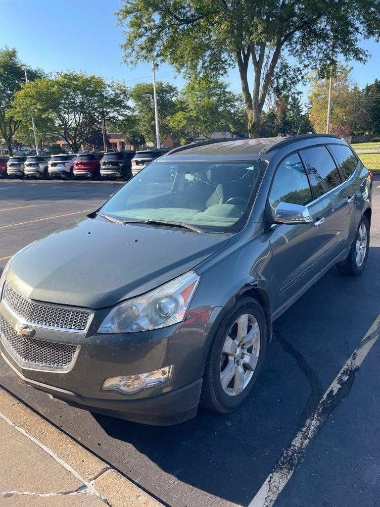 2010 Chevrolet Traverse LT w/1LT — photo 1 of 5