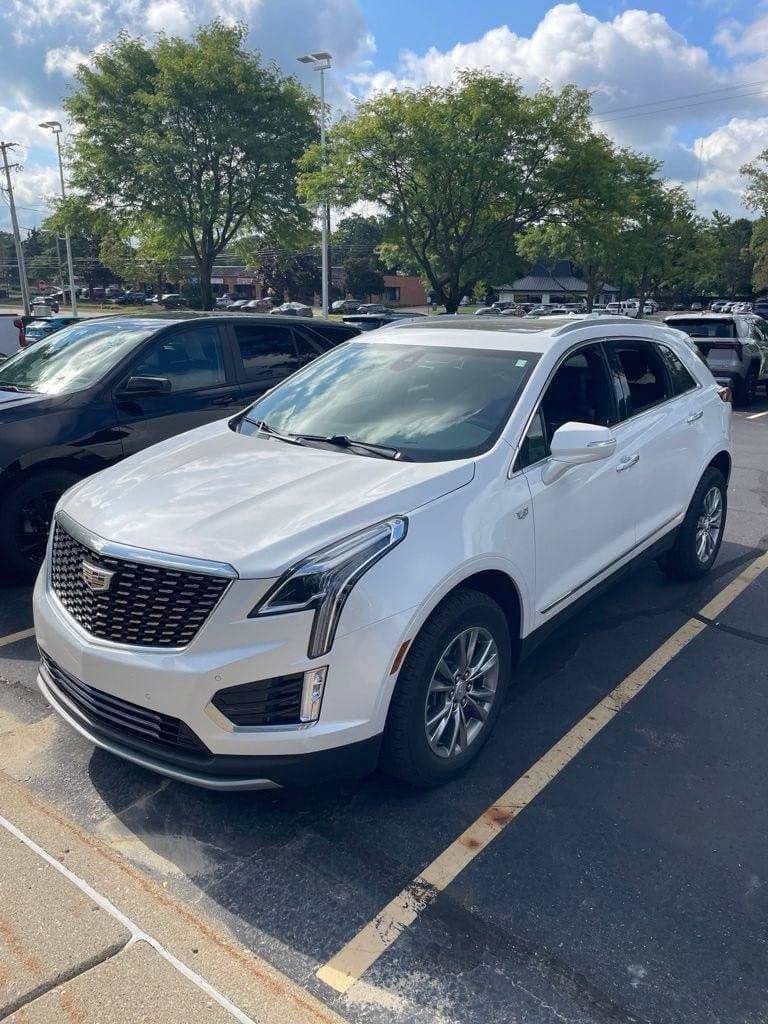 2023 Cadillac XT5 FWD Premium Luxury — photo 1 of 5