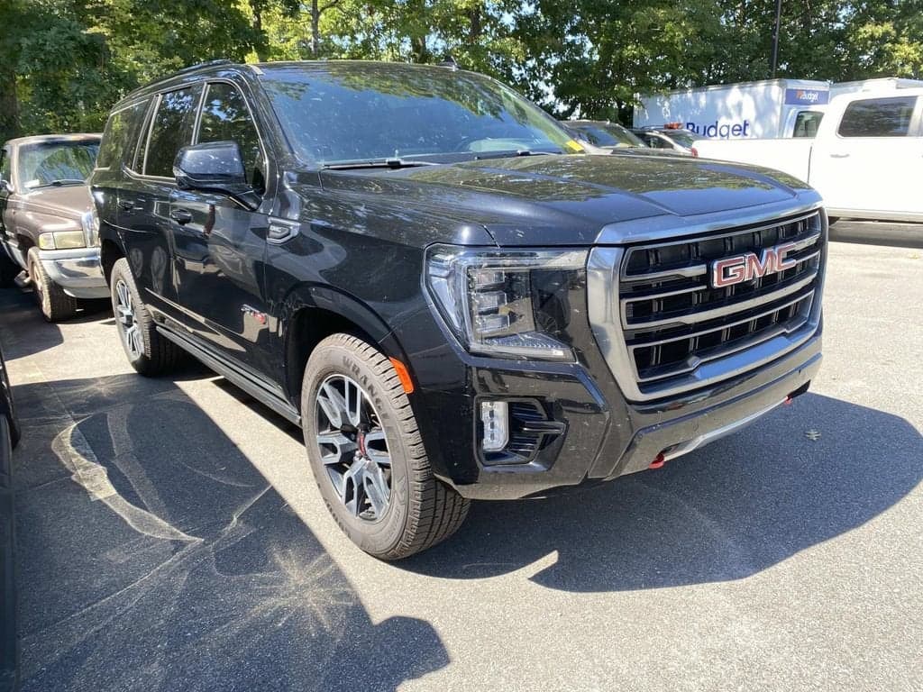 2021 GMC Yukon AT4 — photo 1 of 17