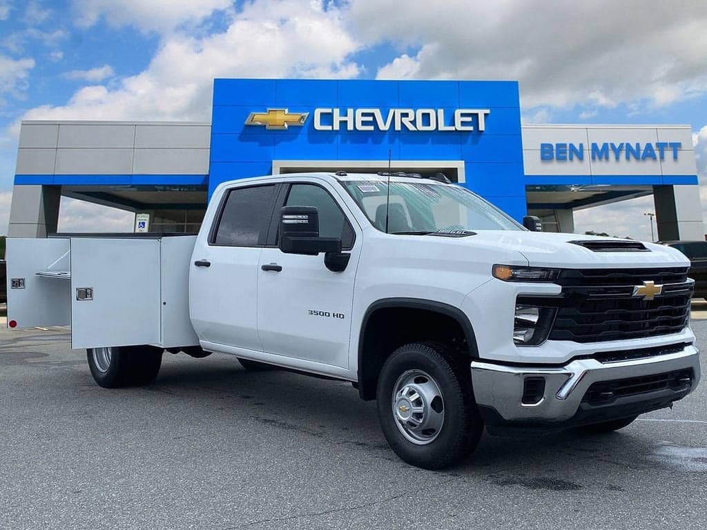 2025 Chevrolet Silverado 3500 HD Chassis Cab Work Truck — photo 1 of 54