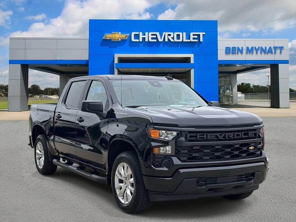 2026 Chevrolet Silverado 1500 Custom — photo 1 of 62