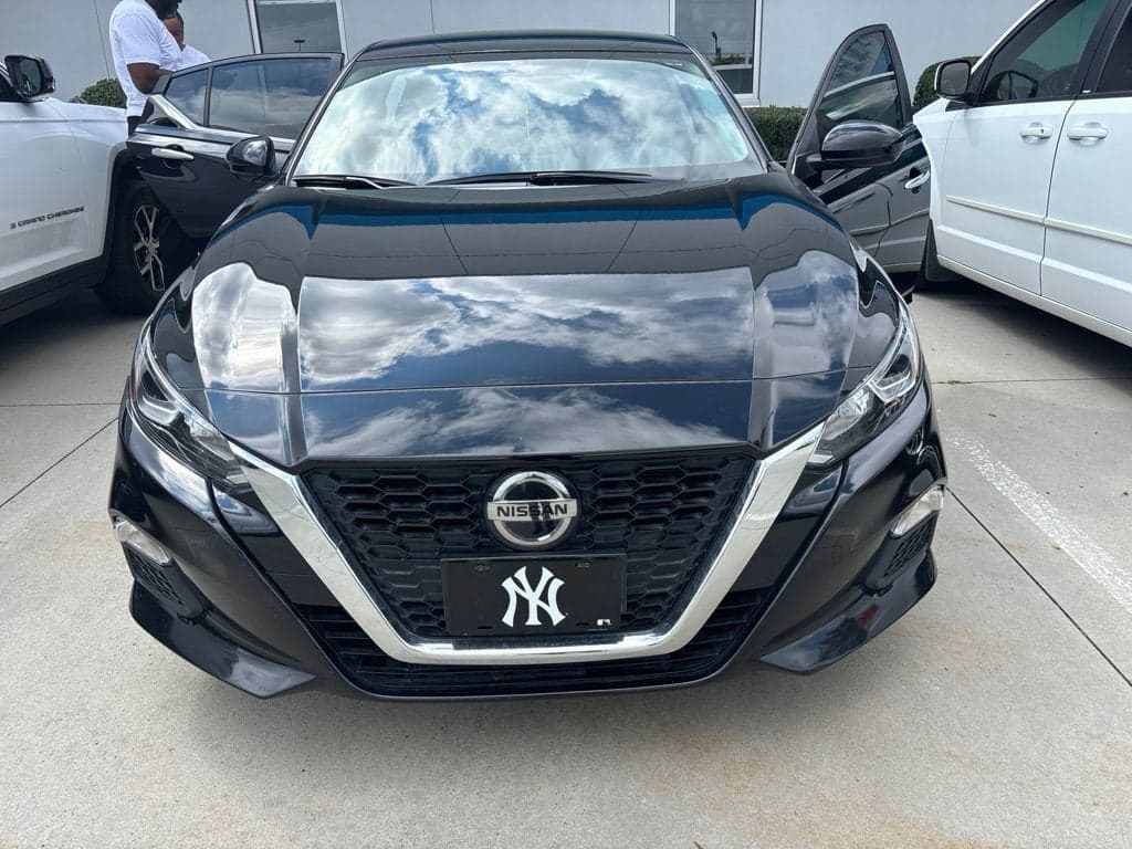 2020 Nissan Altima 2.5 S — photo 1 of 10