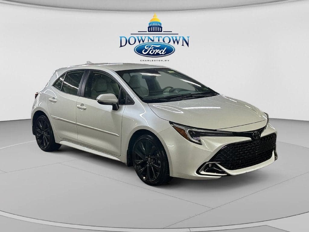 2025 Toyota Corolla Hatchback XSE — photo 1 of 57