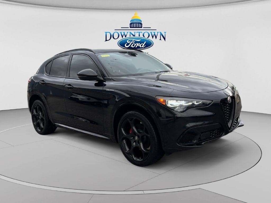2024 Alfa Romeo Stelvio Veloce — photo 1 of 5