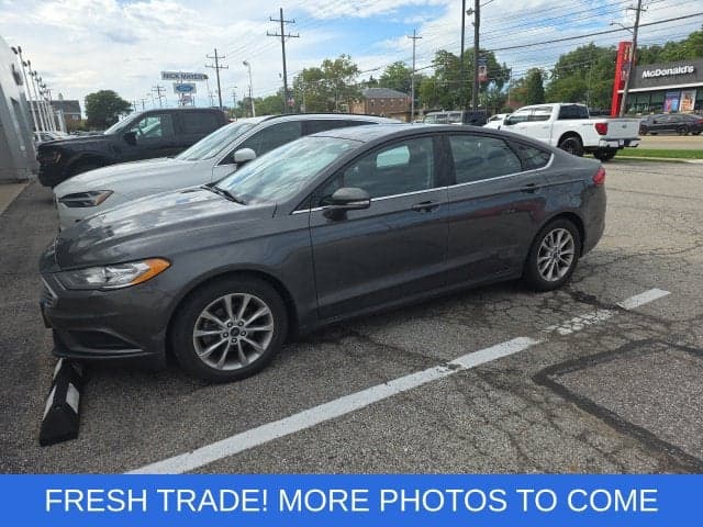 2017 Ford Fusion SE — photo 1 of 5