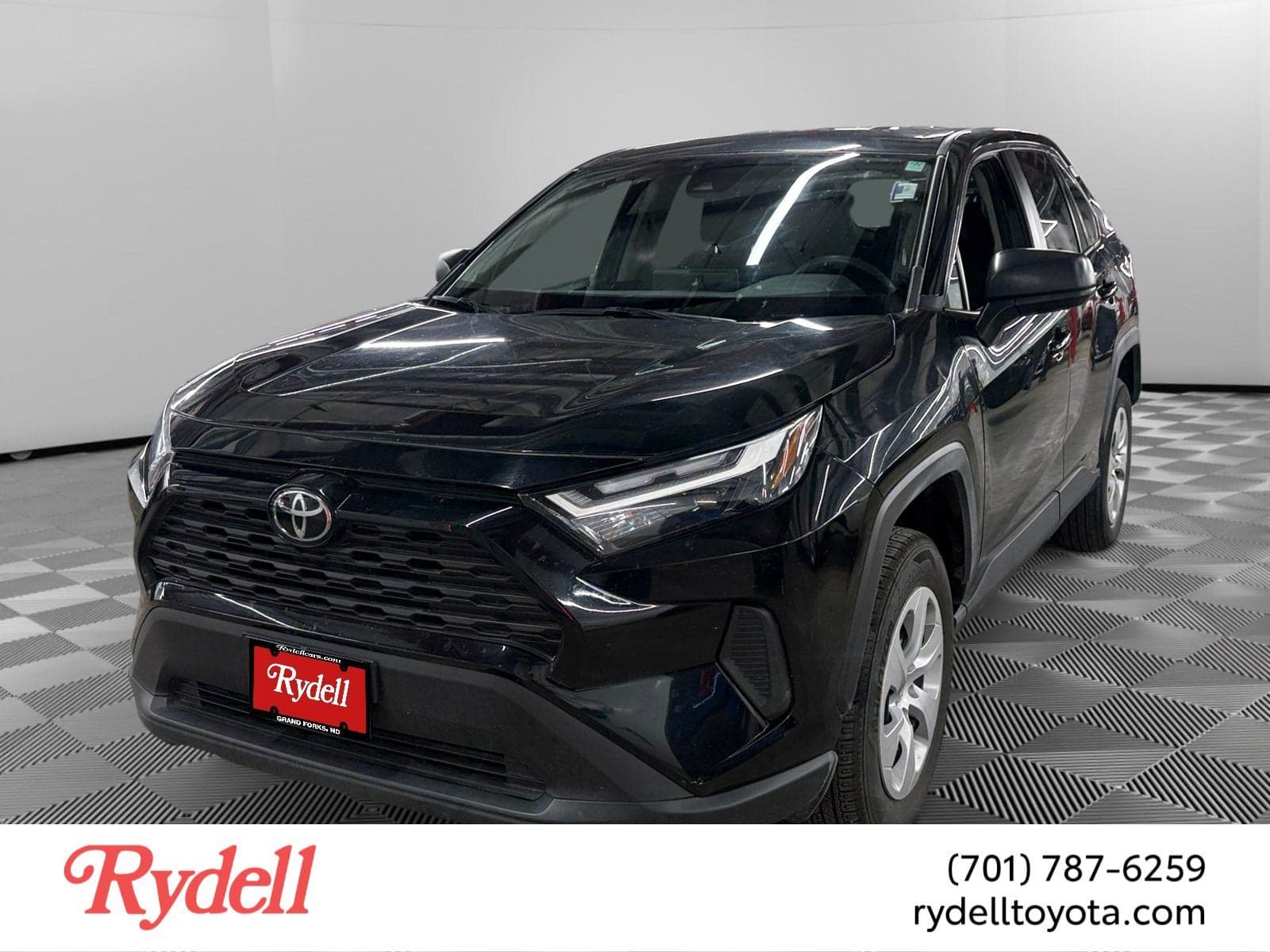 2025 Toyota RAV4 LE — photo 1 of 5