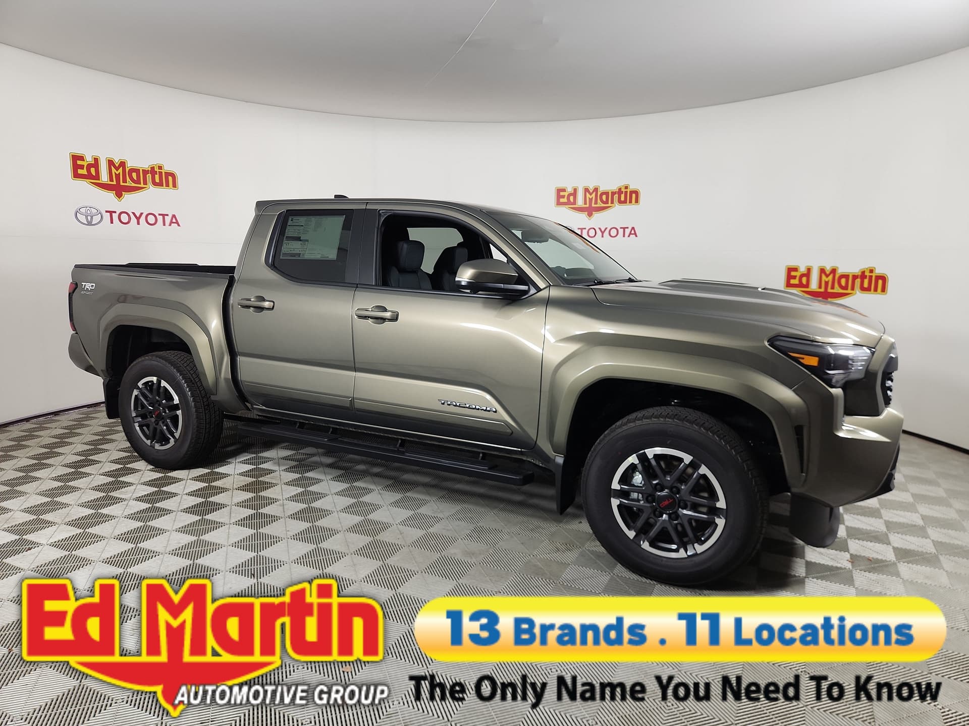 2026 Toyota Tacoma TRD Sport — photo 1 of 36