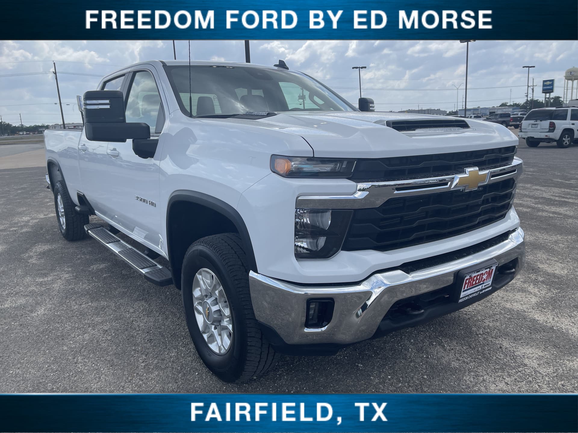 2025 Chevrolet Silverado 3500HD LT — photo 1 of 50