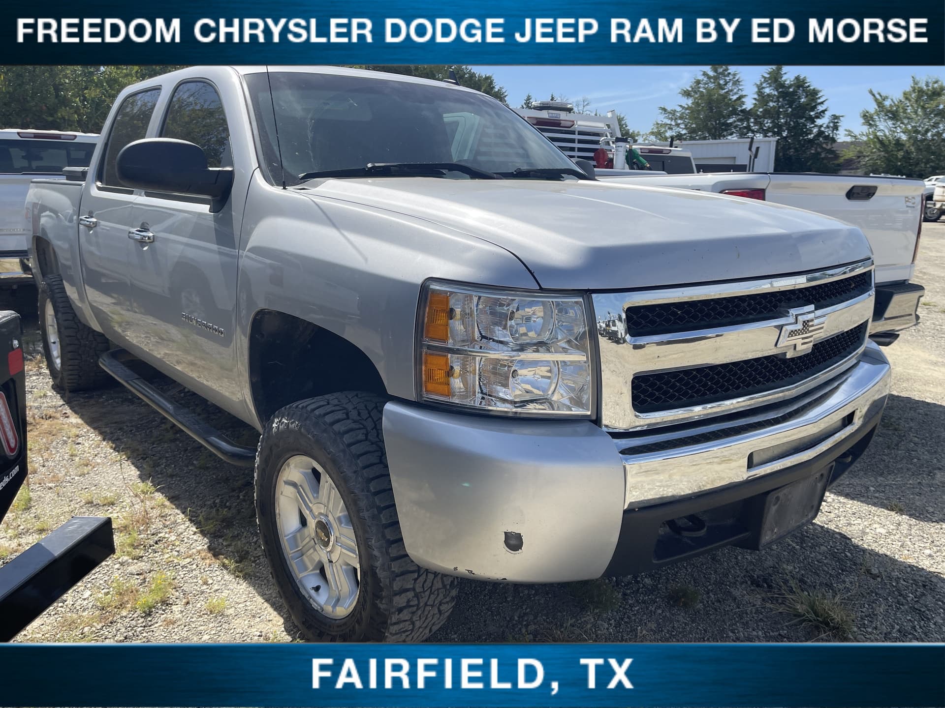 2010 Chevrolet Silverado 1500 LT — photo 1 of 40