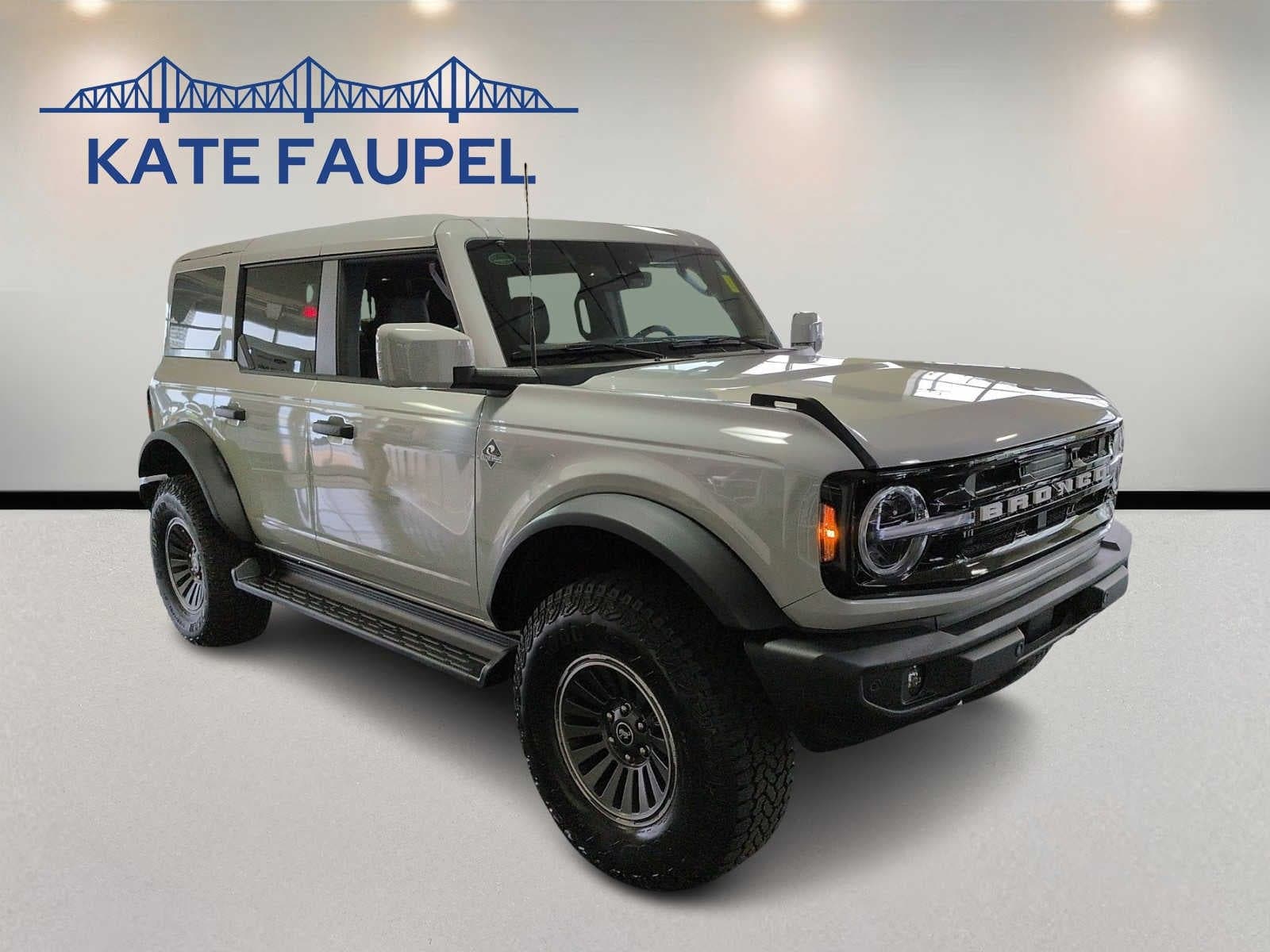 2026 Ford Bronco Outer Banks — photo 1 of 5