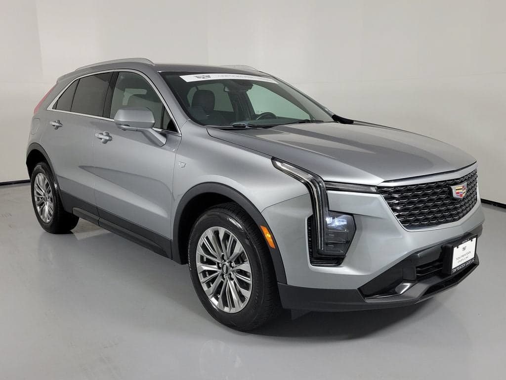 2025 Cadillac XT4 FWD Premium Luxury — photo 1 of 5