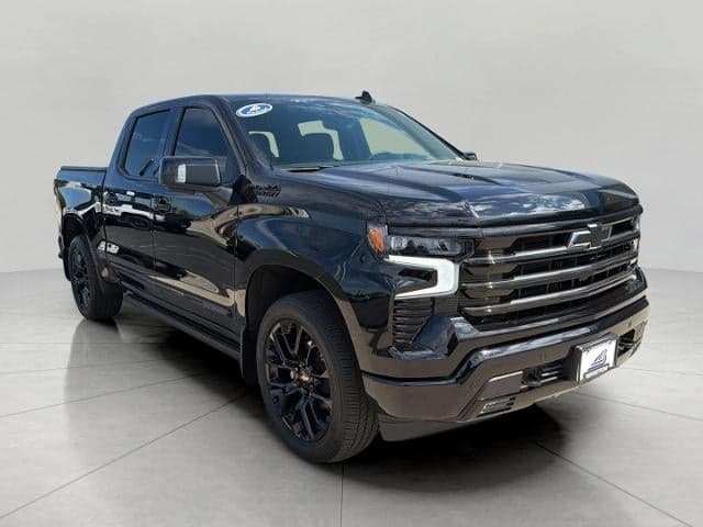 2026 Chevrolet Silverado 1500 4WD Crew Cab 147 High Country — photo 1 of 45