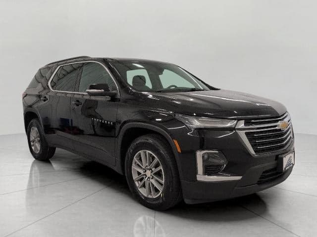 2023 Chevrolet Traverse Base — photo 1 of 5
