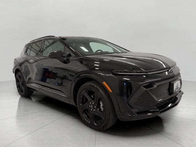 2024 Chevrolet Equinox EV RS — photo 1 of 5