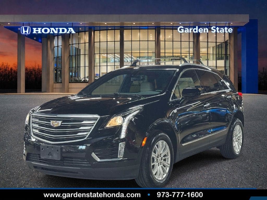 2018 Cadillac XT5 FWD — photo 1 of 5