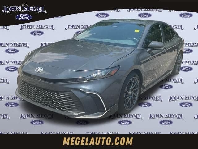 2025 Toyota Camry SE — photo 1 of 49
