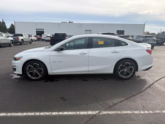 2019 Chevrolet Malibu RS — photo 1 of 5