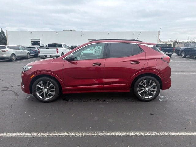 2020 Buick Encore GX Essence — photo 1 of 5