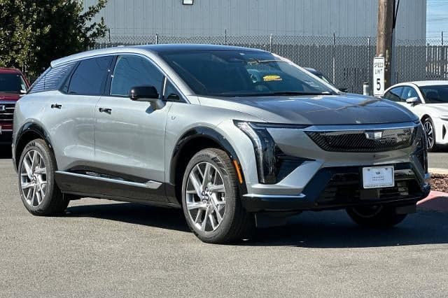 2027 Cadillac OPTIQ Luxury — photo 1 of 5