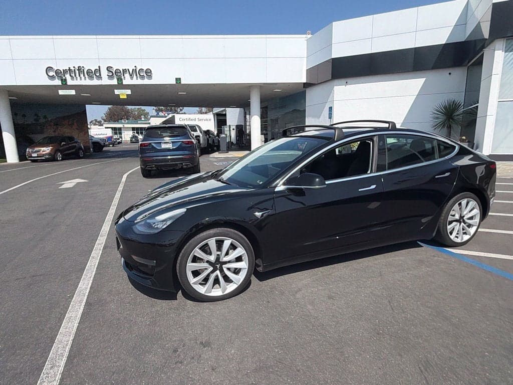 2019 Tesla Model 3 Performance — photo 1 of 23