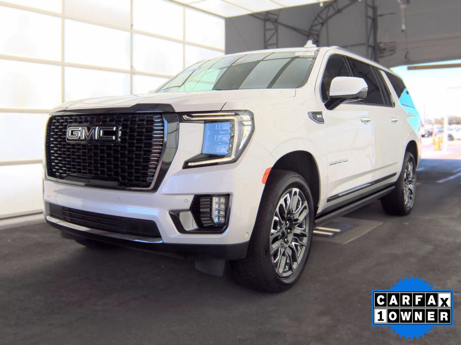 2024 GMC Yukon XL Denali Ultimate — photo 1 of 5