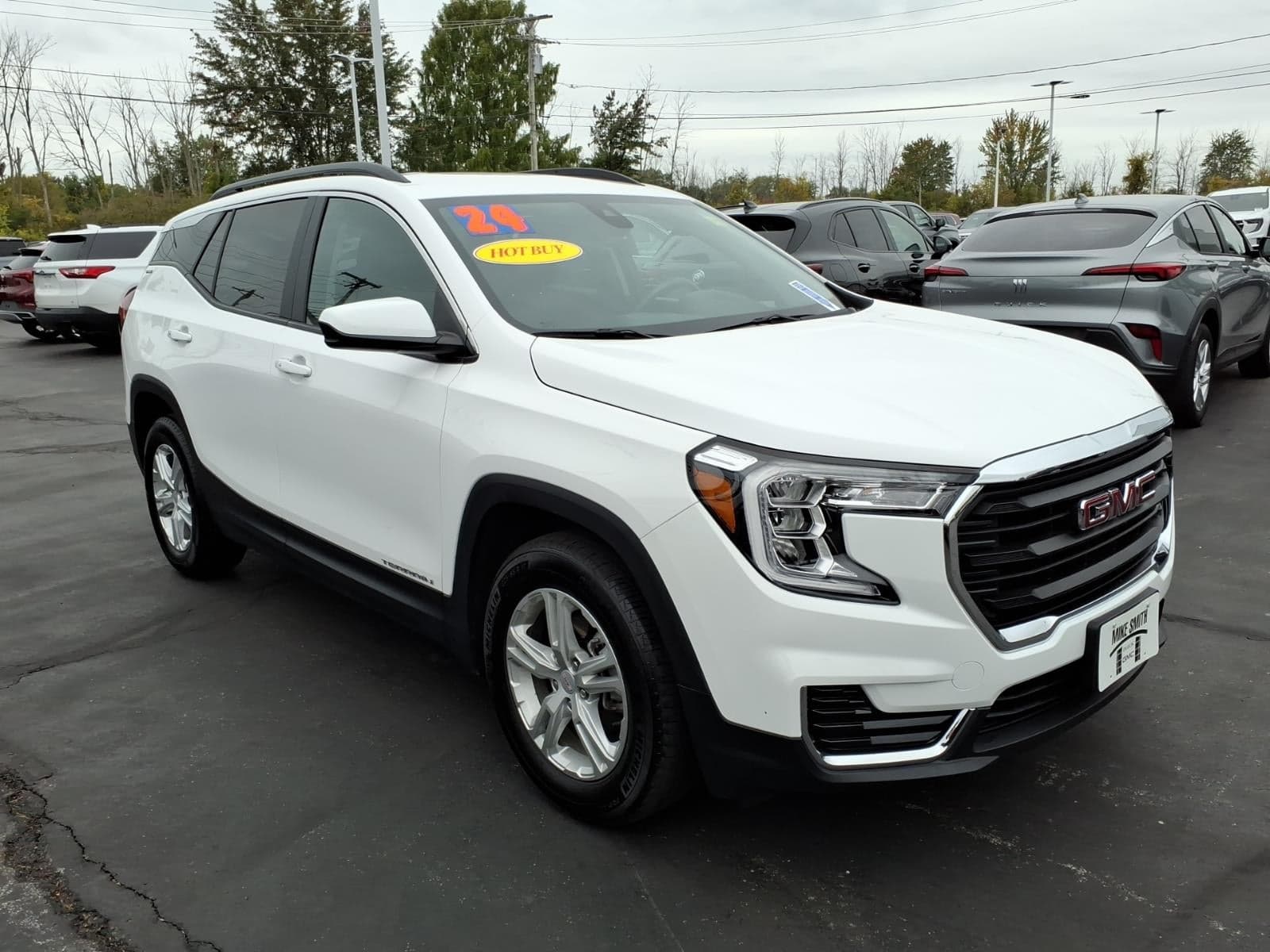 2024 GMC Terrain SLE — photo 1 of 47