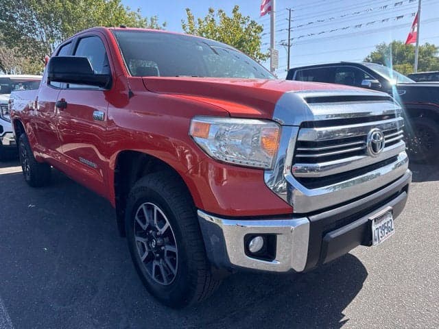 2017 Toyota Tundra 4WD Base — photo 1 of 4