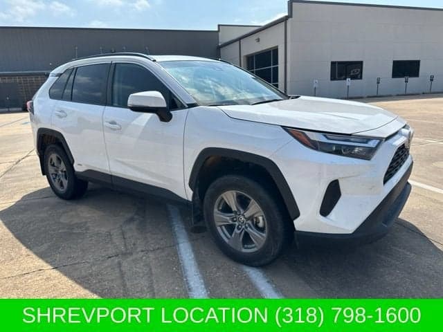2024 Toyota RAV4 Hybrid XLE — photo 1 of 9