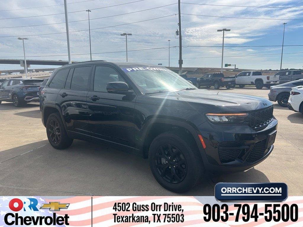 2025 Jeep Grand Cherokee Altitude — photo 1 of 16