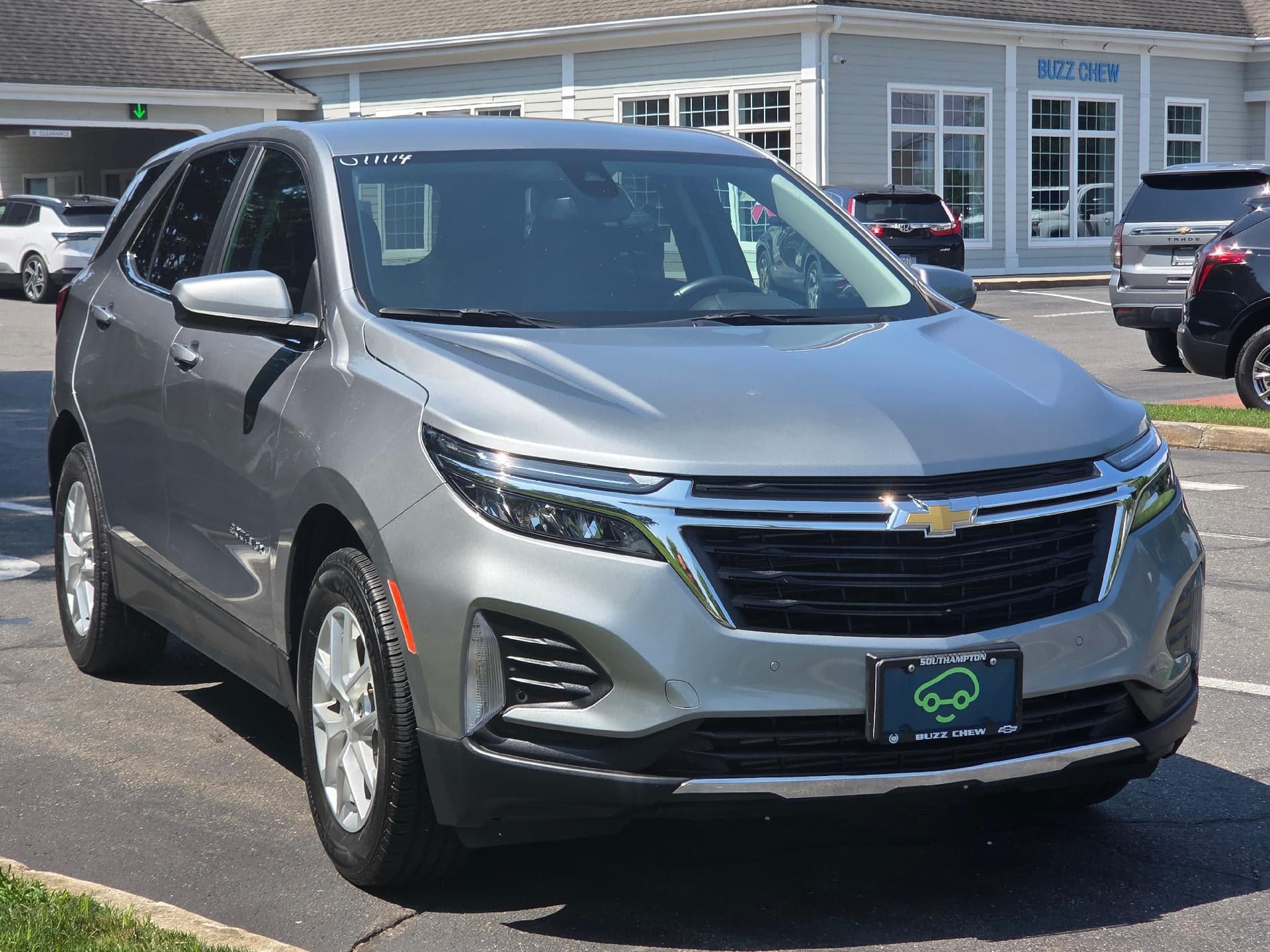 2024 Chevrolet Equinox LT — photo 1 of 49