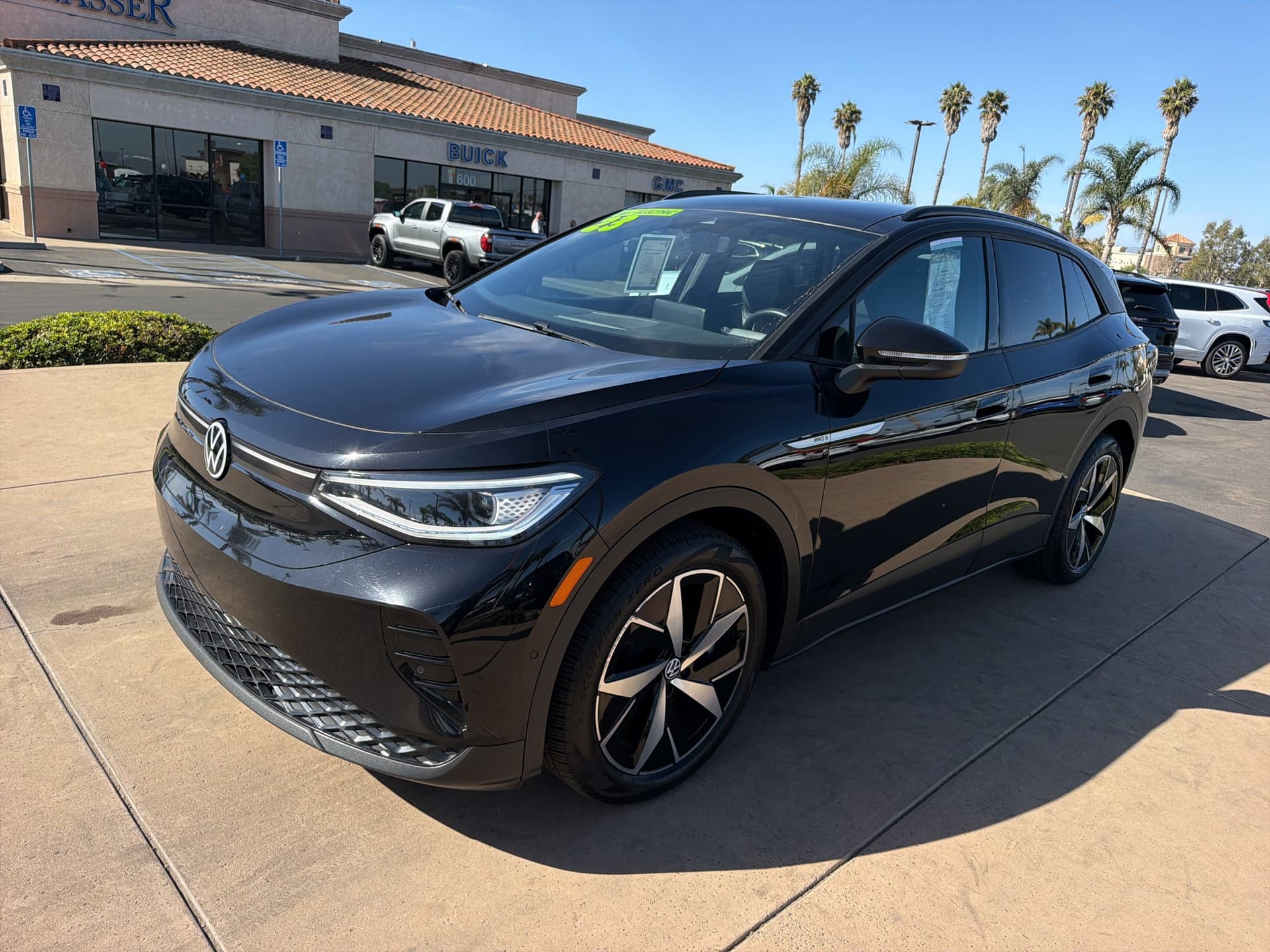 2023 Volkswagen ID.4 Base — photo 1 of 20