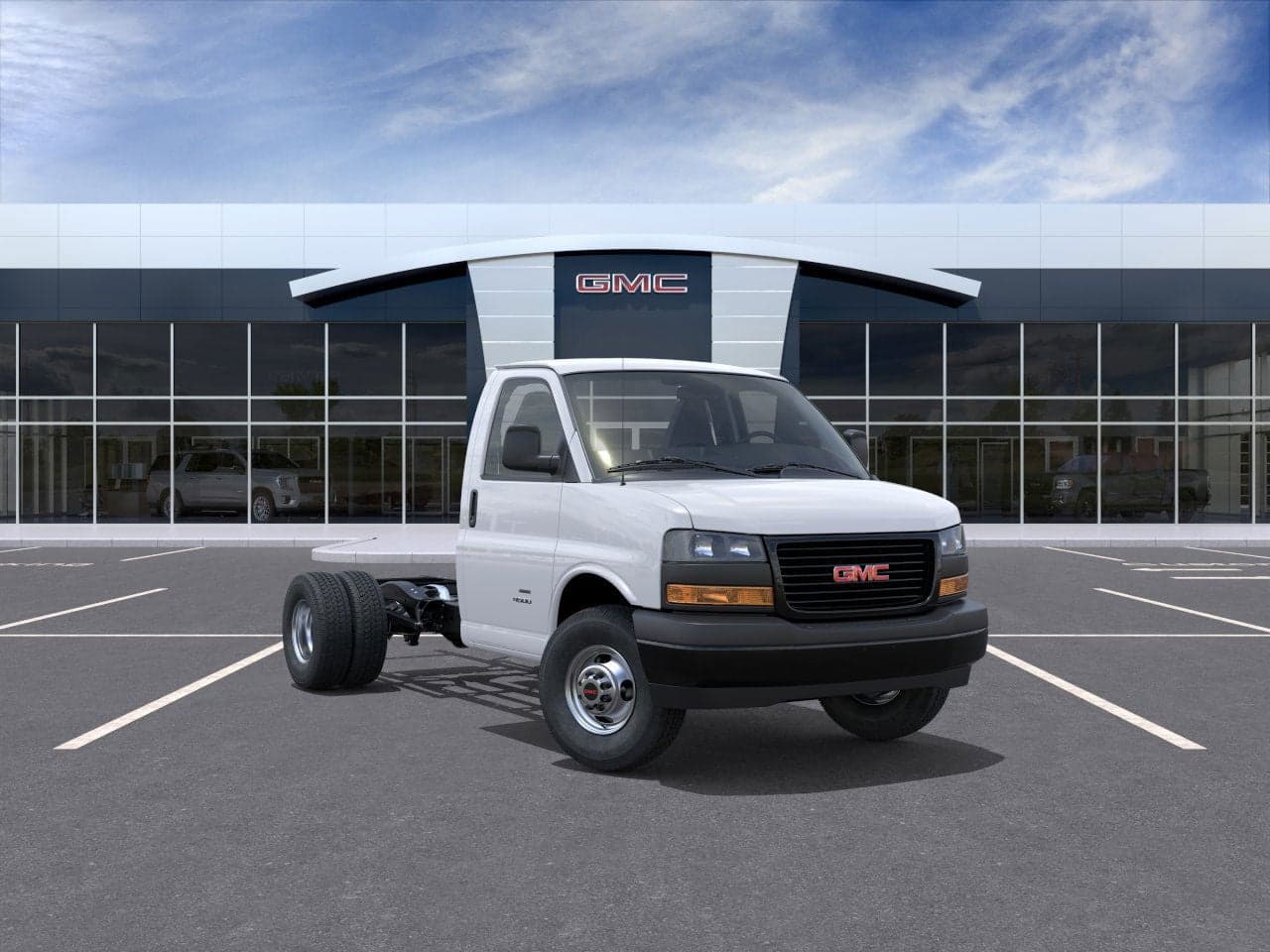 2026 GMC Savana Cutaway 3500 1WT — photo 1 of 25