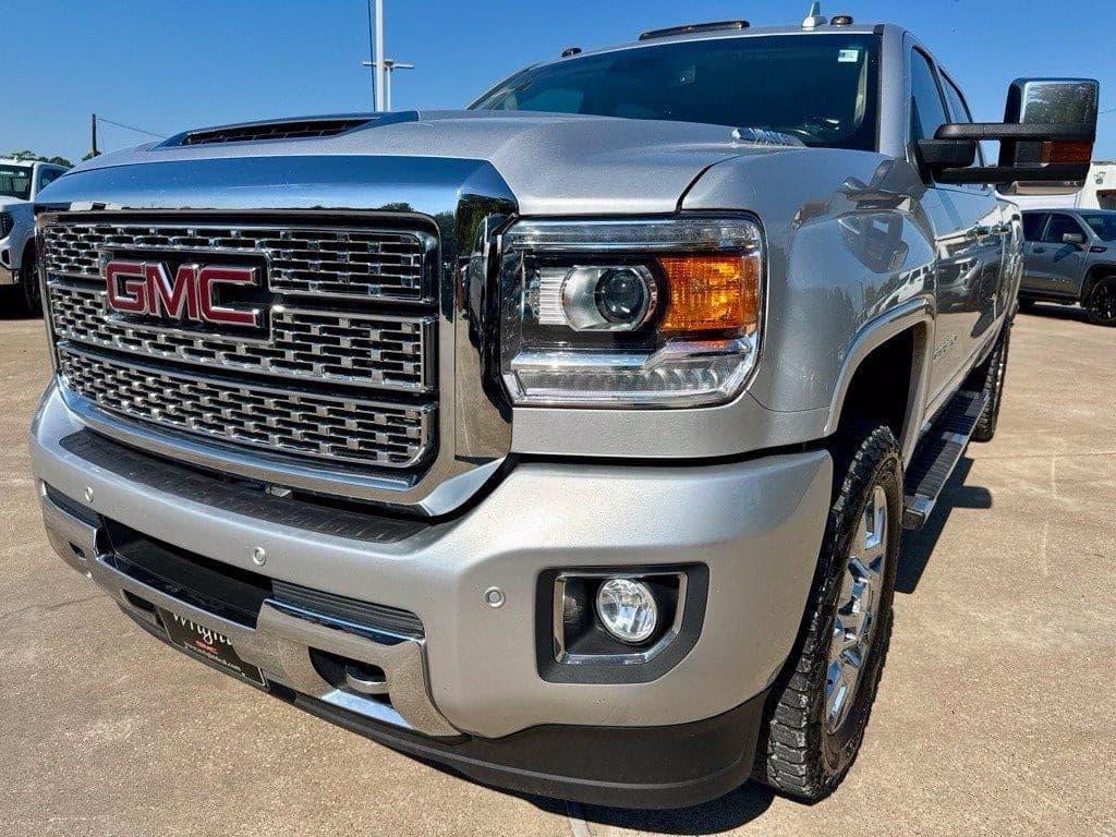 2019 GMC Sierra 2500HD Denali — photo 1 of 22