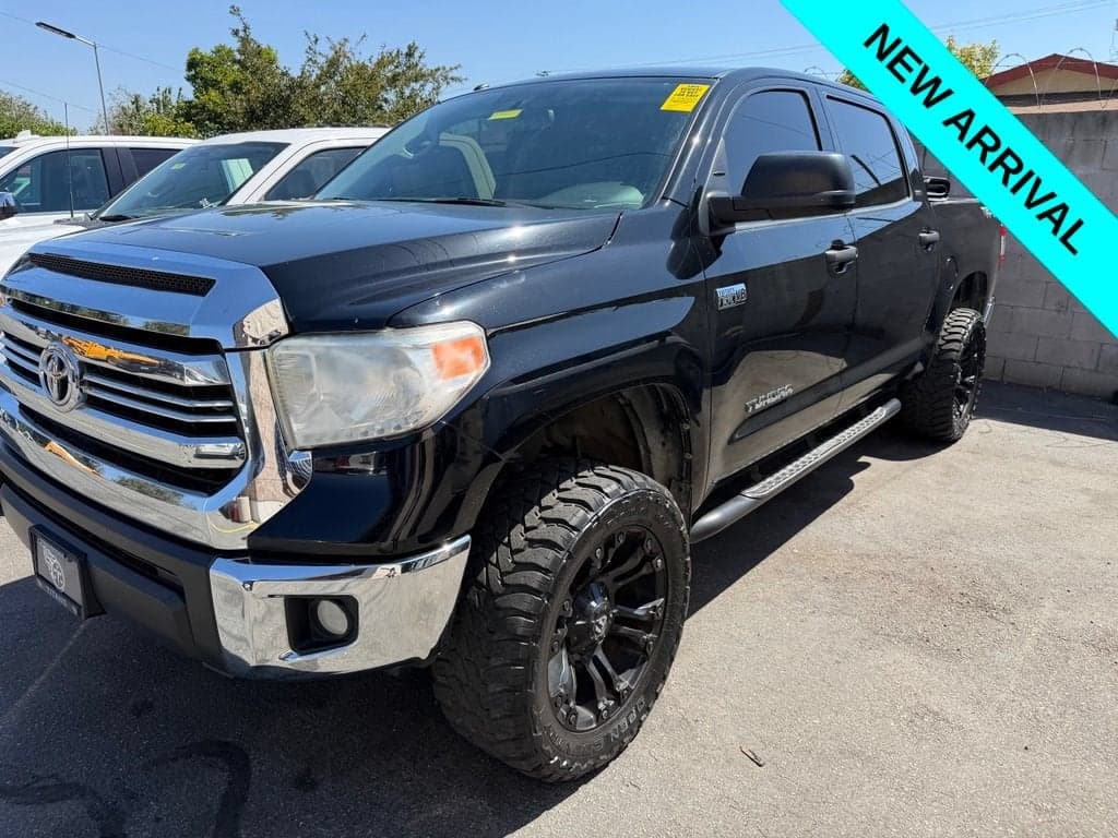 2017 Toyota Tundra 4WD SR5 — photo 1 of 8