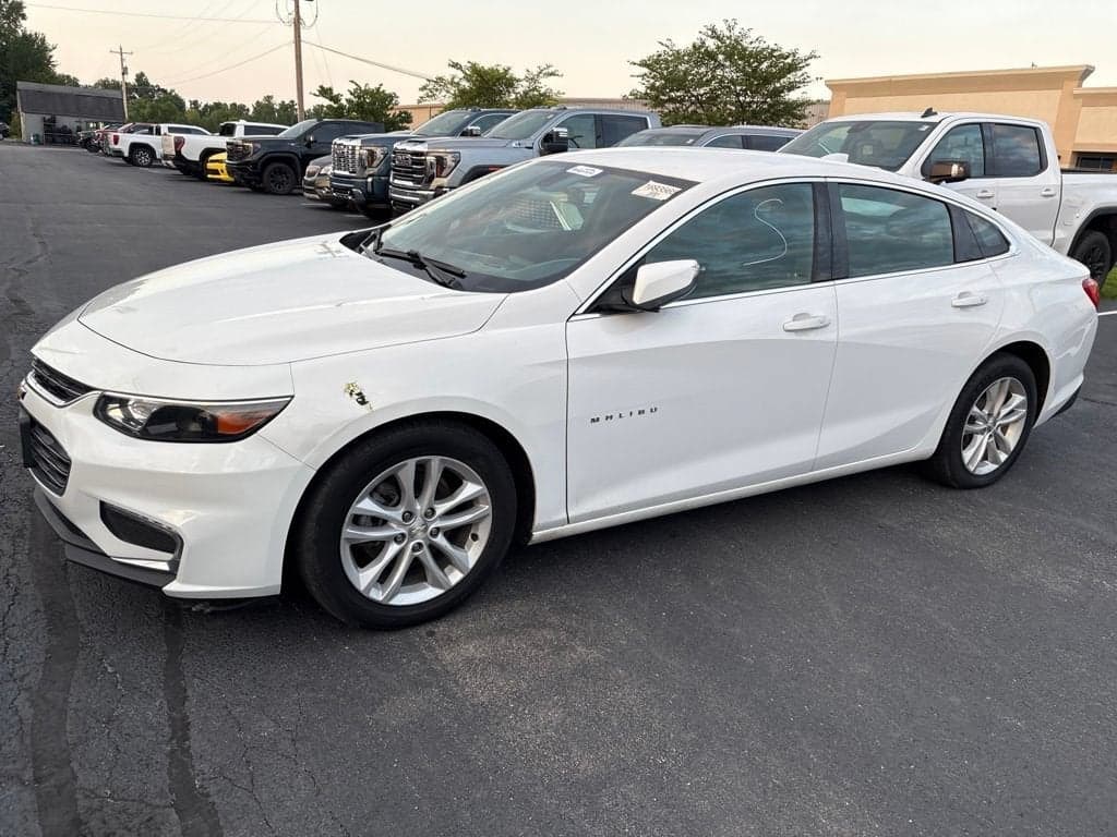 2018 Chevrolet Malibu LT — photo 1 of 2