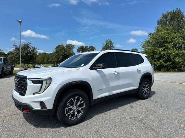 2025 GMC Acadia AWD AT4 — photo 1 of 10