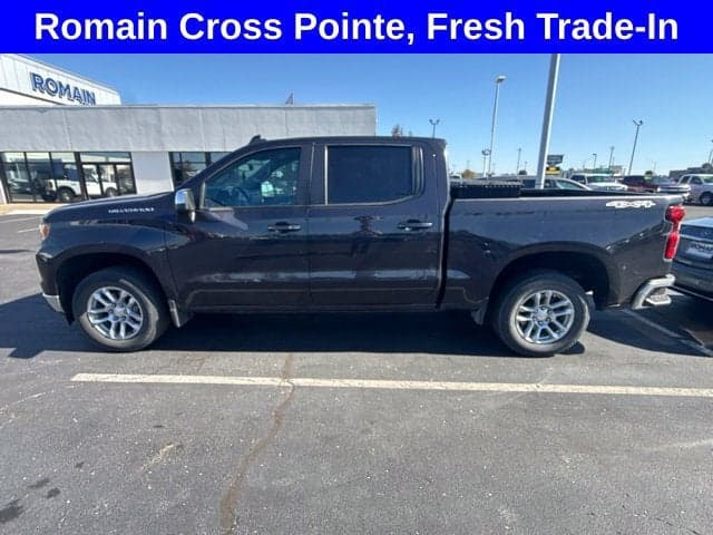 2022 Chevrolet Silverado 1500 LT — photo 1 of 5