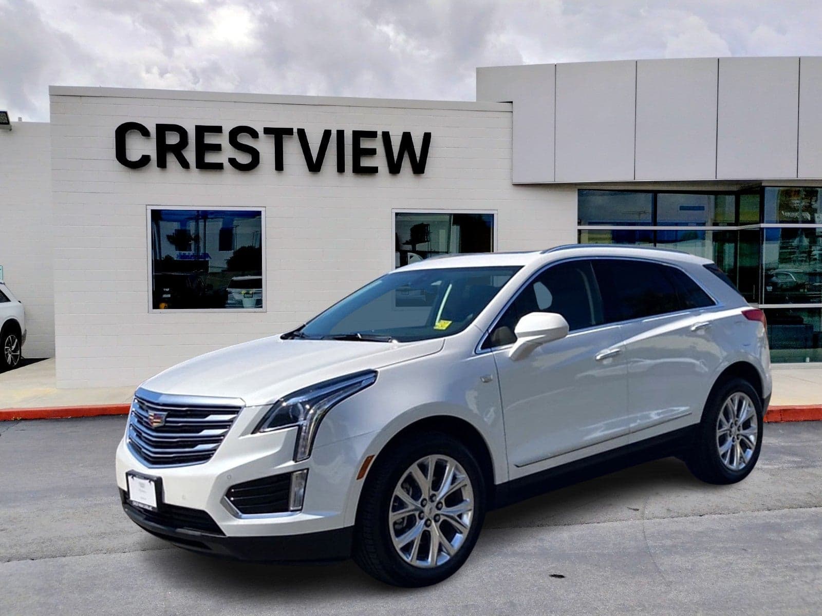 2019 Cadillac XT5 Luxury FWD — photo 1 of 47