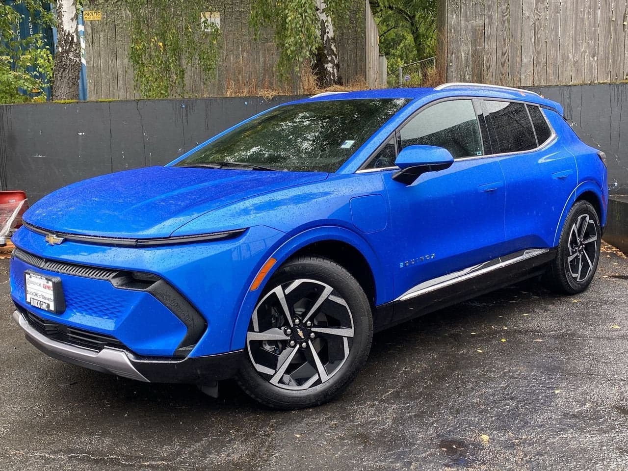 2024 Chevrolet Equinox EV 2LT — photo 1 of 29