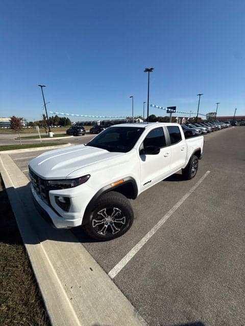 2024 GMC Canyon Base — photo 1 of 5