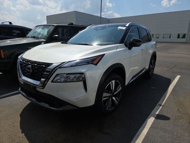 2023 Nissan Rogue SL — photo 1 of 31