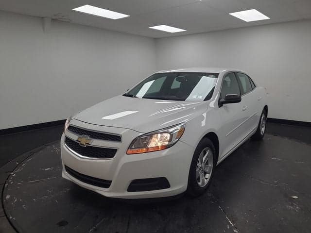 2013 Chevrolet Malibu LS — photo 1 of 49
