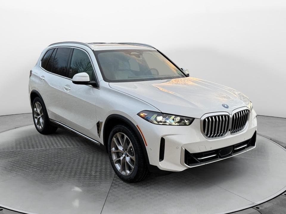 2026 BMW X5 xDrive50e — photo 1 of 5
